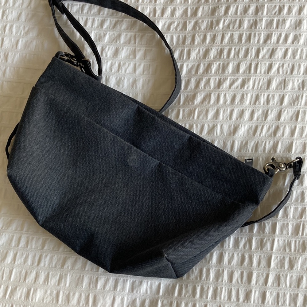Dark green muji purse